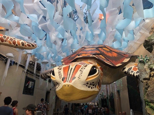 Festa Major de Gràcia 2025 Ponyo sea turtle ocean-themed decoration