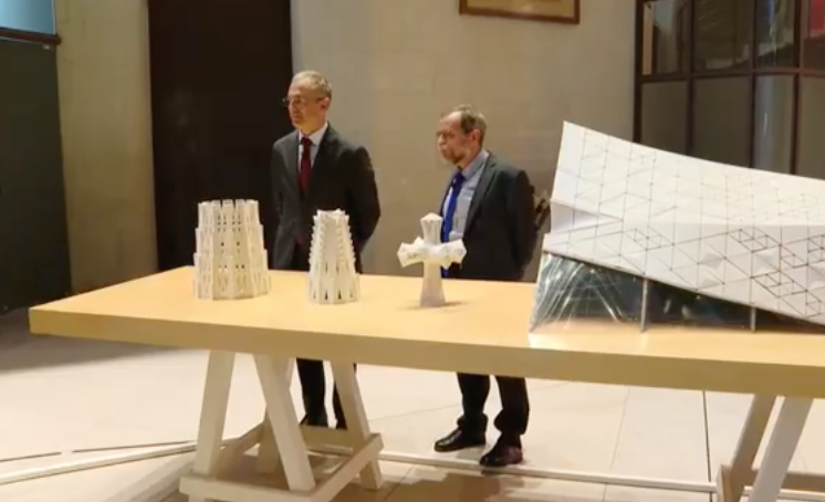 Chief architect Jordi Faulí presenting the scale model of the Jesus Tower and its cross at the Sagrada Família.