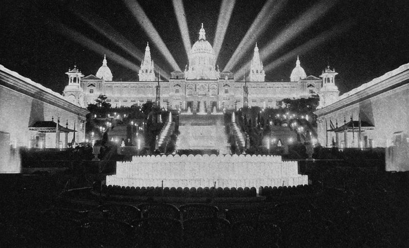 Historic light and water show at the Magic Fountain of Montjuïc in Barcelona