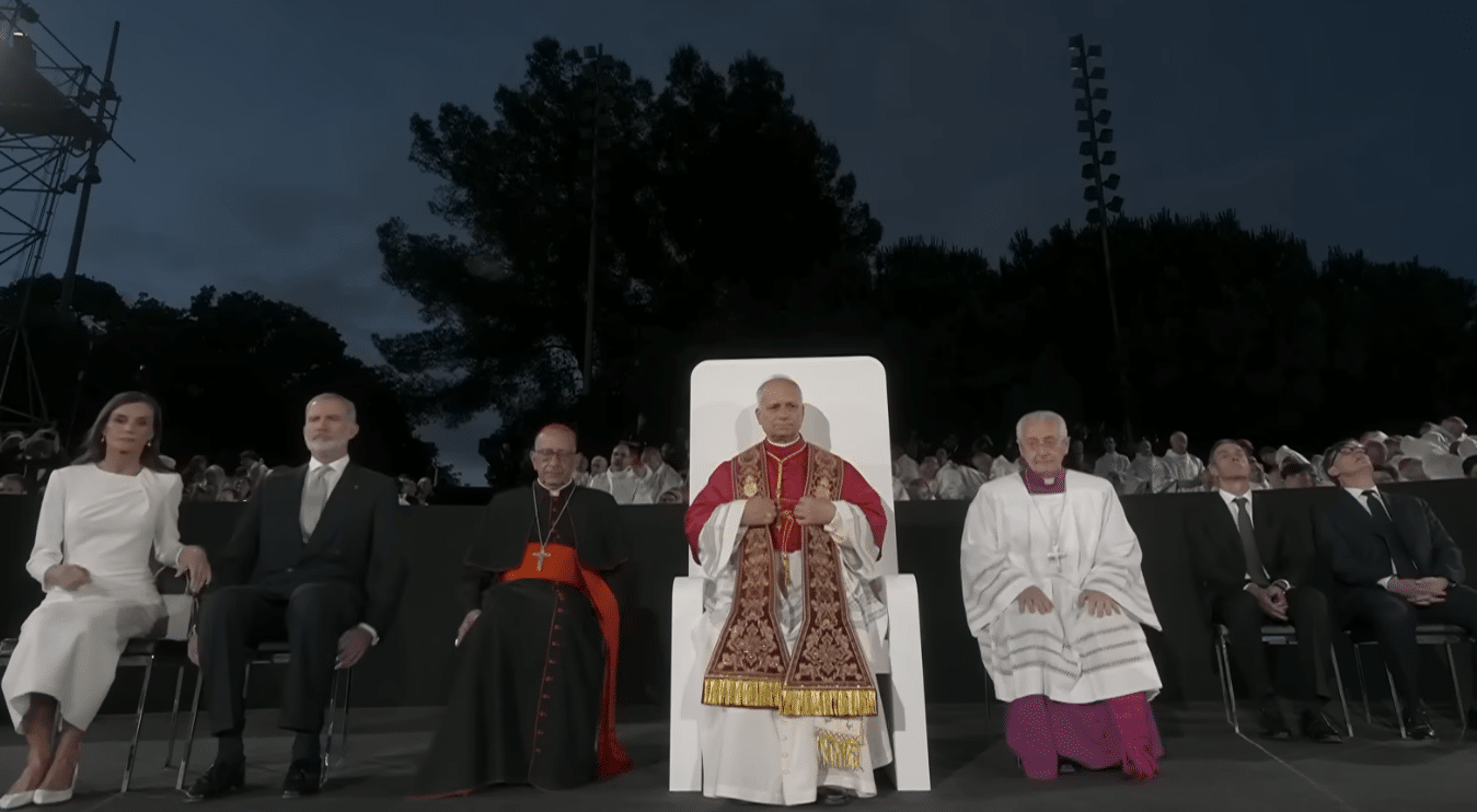 Pope Leo XIV, the Spanish Royal Family, political leaders and Church authorities seated before the start of the centenary tribute to Antoni Gaudí.