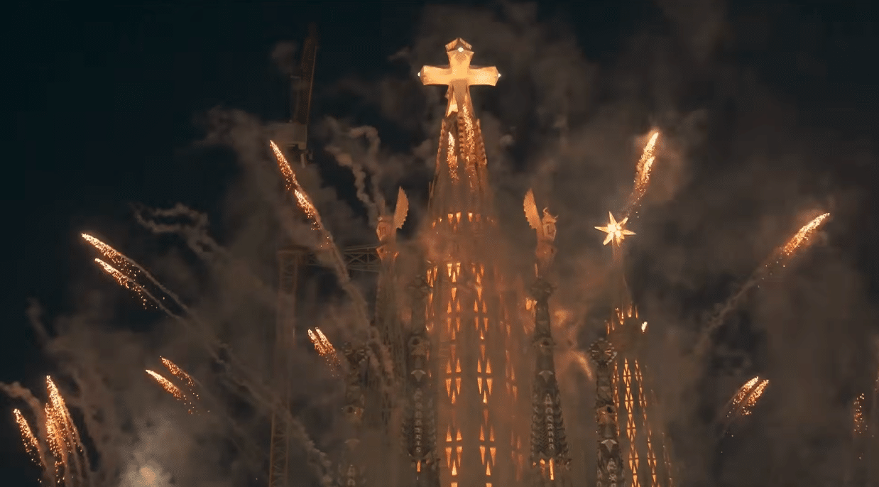 Fireworks surrounding the Tower of Jesus during the grand finale of the Antoni Gaudí centenary tribute.